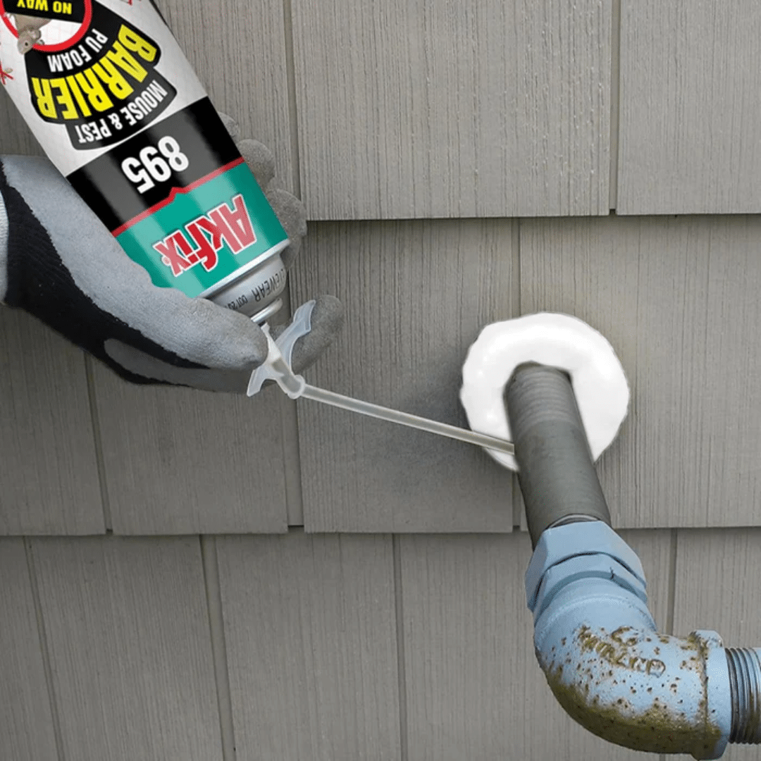 espuma de poliuretano Akfix Pest Barrier, sellador expandible repelente de roedores y plagas para uso en hogar y construcción.