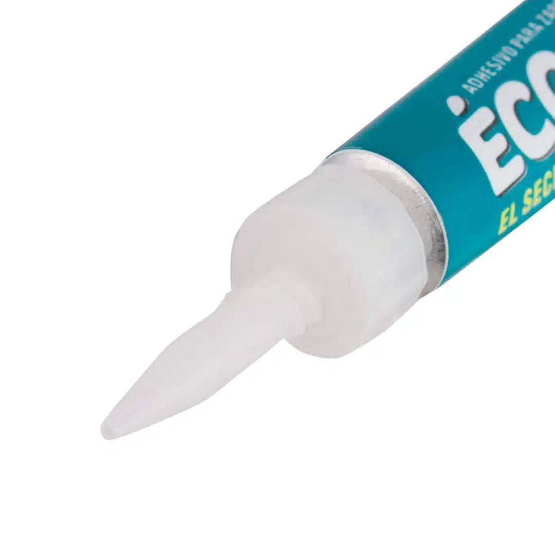 Pegamento Eccole en barra de 9 gramos, adhesivo escolar no tóxico para papel y cartulina, ideal para manualidades y uso diario.