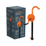 Bomba manual de trasvasije Truper con flujo de 0.3L por bombeo, cuerpo de hierro y tubo de acero de 1 metro para diesel y aceites.
