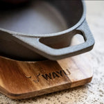 Sartén cacerola Wayu de hierro fundido con base de madera