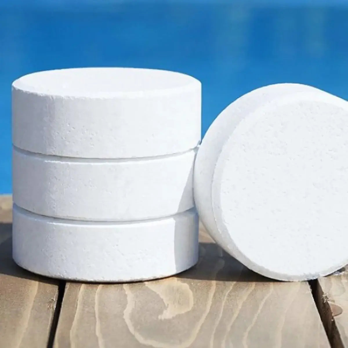 Cloro en tabletas Dideval de 1 kg para piscinas, ideal para desinfección continua y uso en skimmer o dosificador flotante.