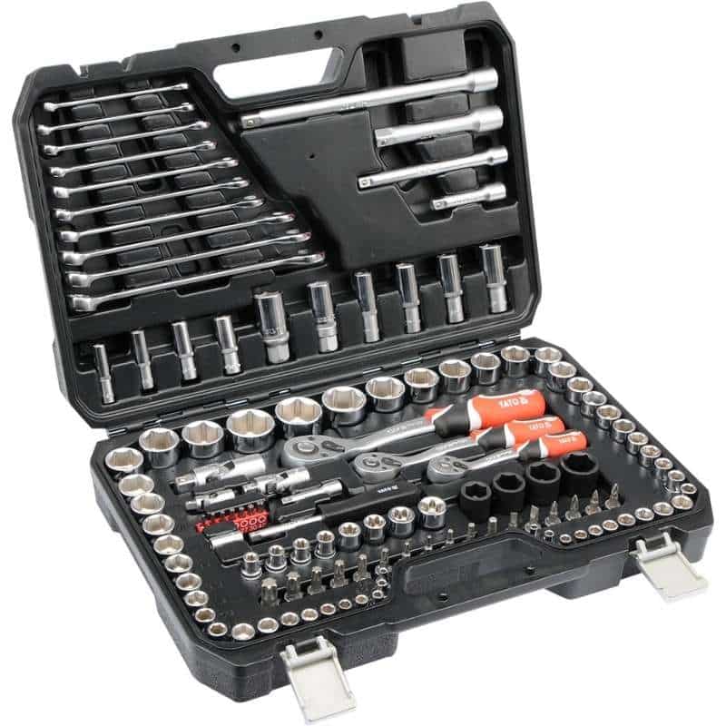 Juego de herramientas Yato YT-38801 de 120 piezas, set de dados, llaves y carraca de cromo vanadio para uso profesional en mecánica, taller y automotriz.