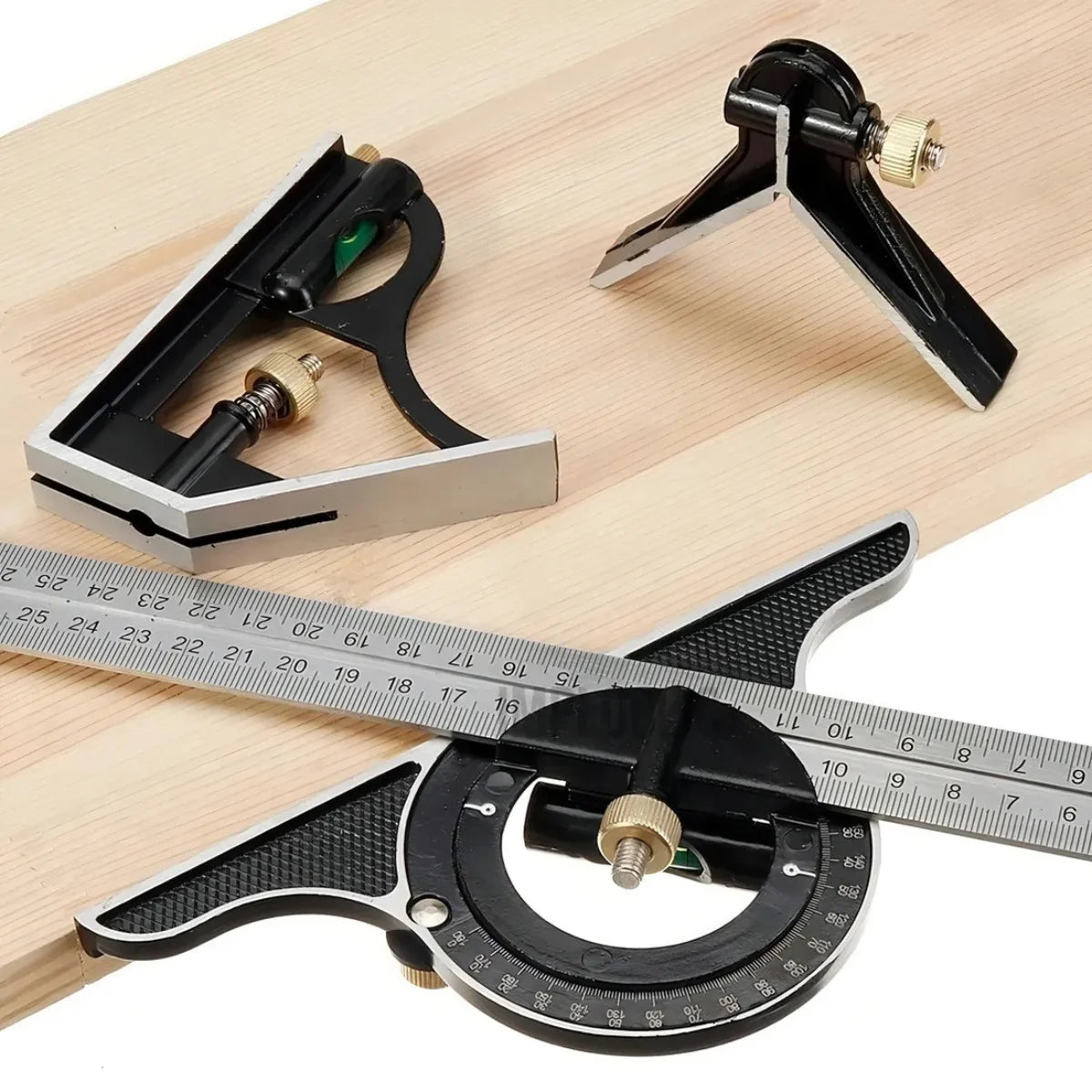 Escuadra combinada marca Flovi de 12 pulgadas (30cm) con nivel y punzón, fabricada en acero inoxidable y aluminio.