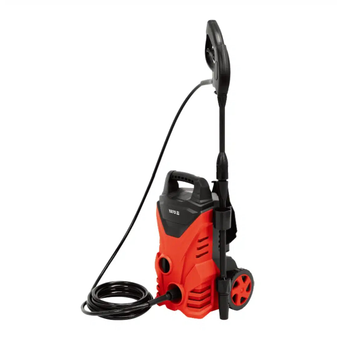 Hidrolavadora eléctrica Yato YT-85910 de 1500W y 105 bar, máquina de limpieza a presión compacta y robusta para tareas de limpieza doméstica y de jardín.