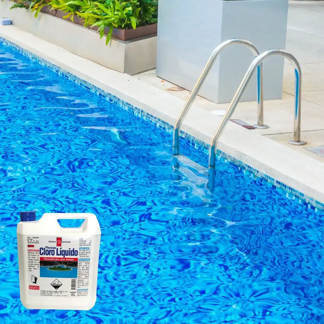Bidón de 5 litros de Cloro Líquido para Piscinas Química Universal.
