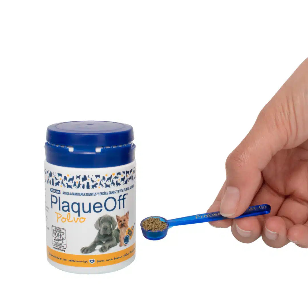 Proden PlaqueOff en polvo para perros, suplemento natural que combate el sarro y el mal aliento canino, favoreciendo la salud dental.