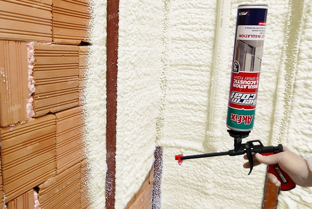 Poliuretano proyectado Akfix 750ml para aislamiento térmico y acústico.