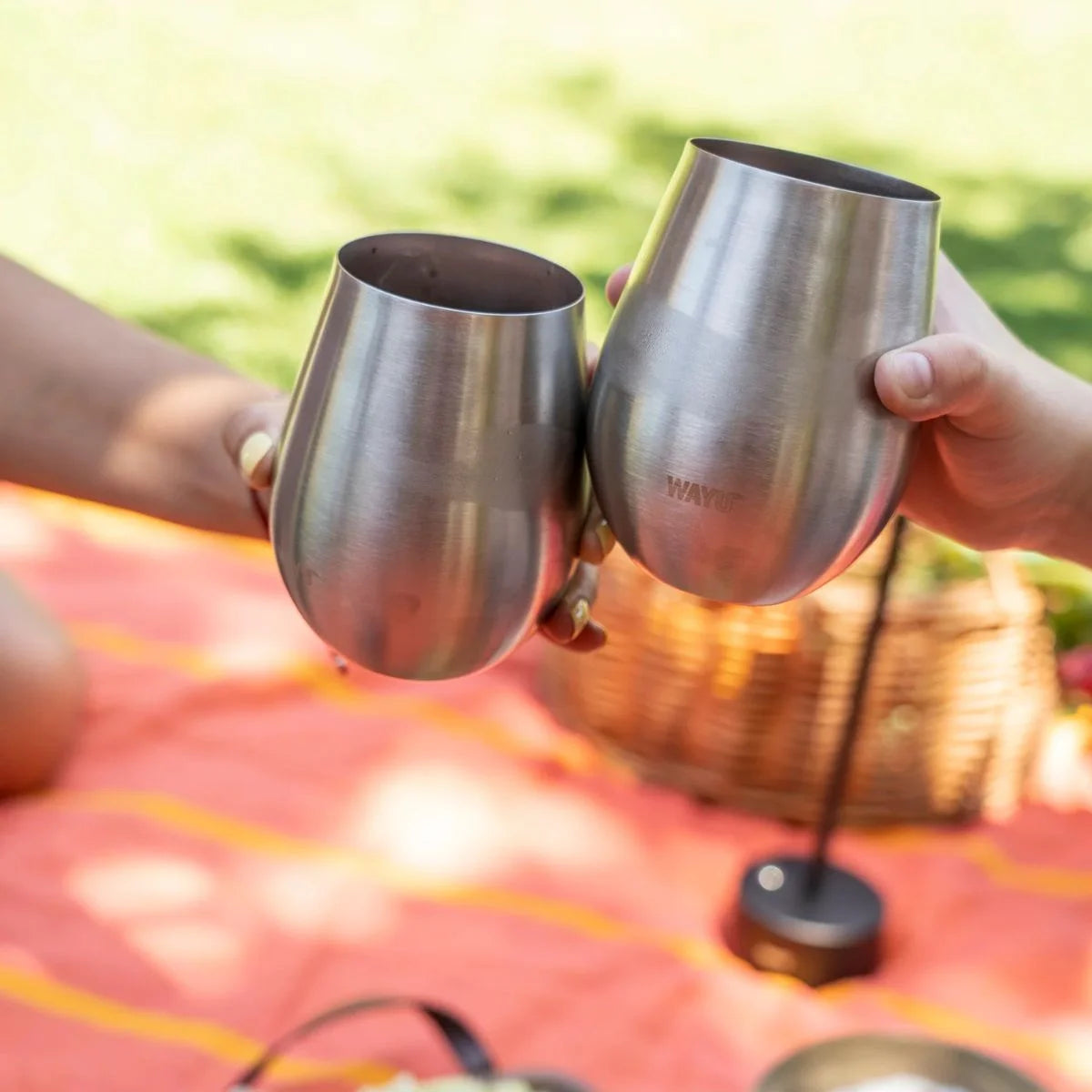 Set de 2 vasos metálicos plateados de 500 ml Wayu